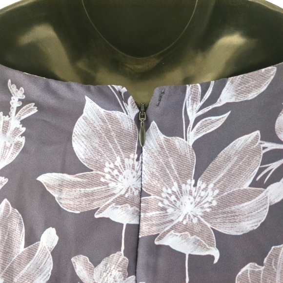 Beautiful Dress - Picture 9 of 11